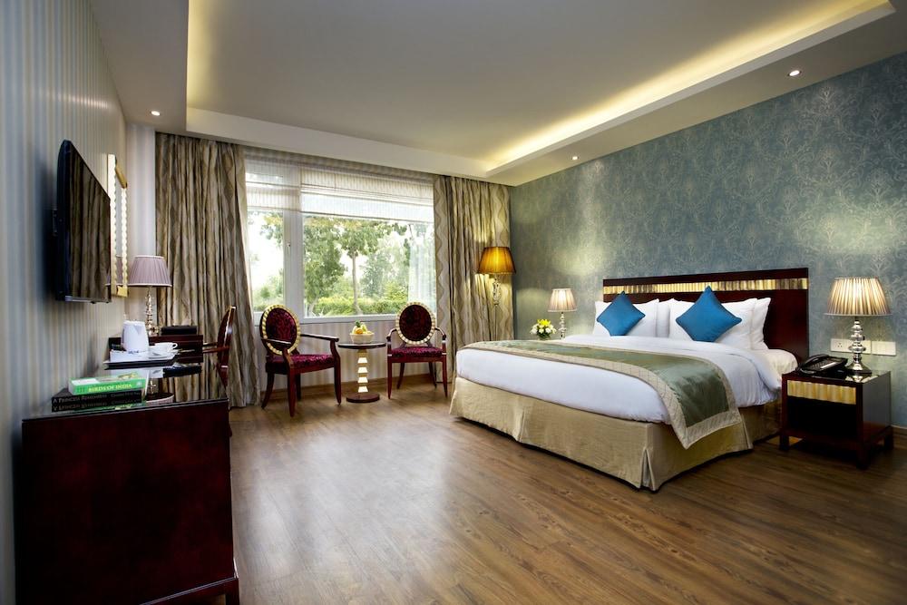 Atrio By Devam Hotel Gurgaon Bagian luar foto