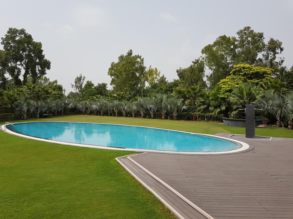 Atrio By Devam Hotel Gurgaon Bagian luar foto