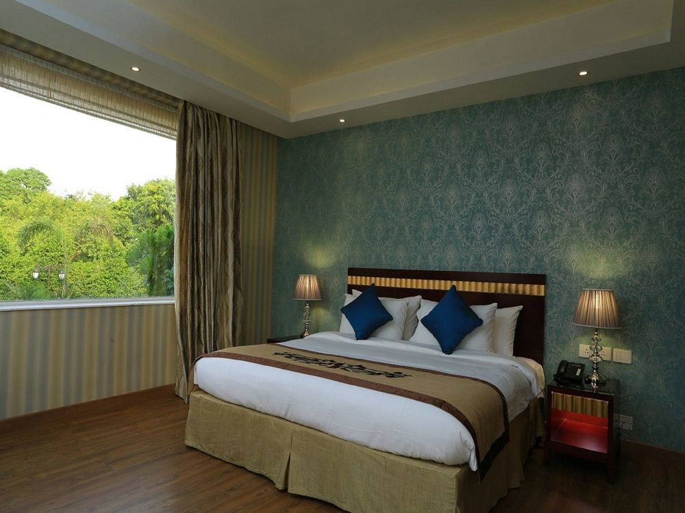 Atrio By Devam Hotel Gurgaon Bagian luar foto