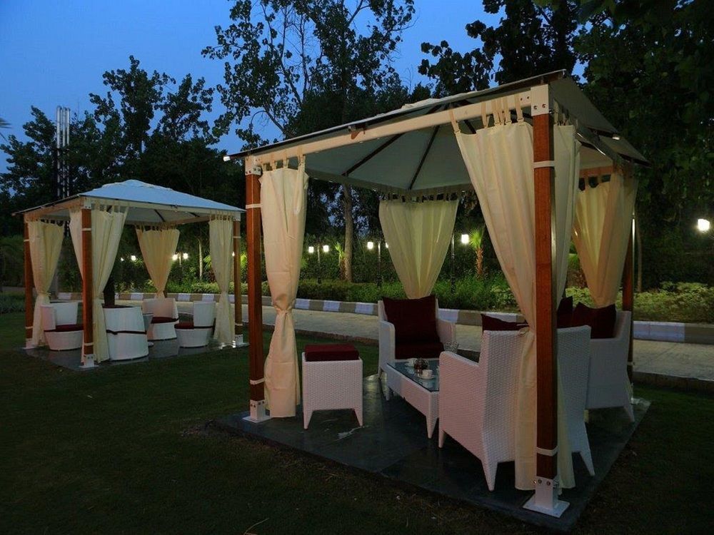Atrio By Devam Hotel Gurgaon Bagian luar foto