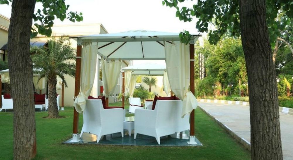 Atrio By Devam Hotel Gurgaon Bagian luar foto