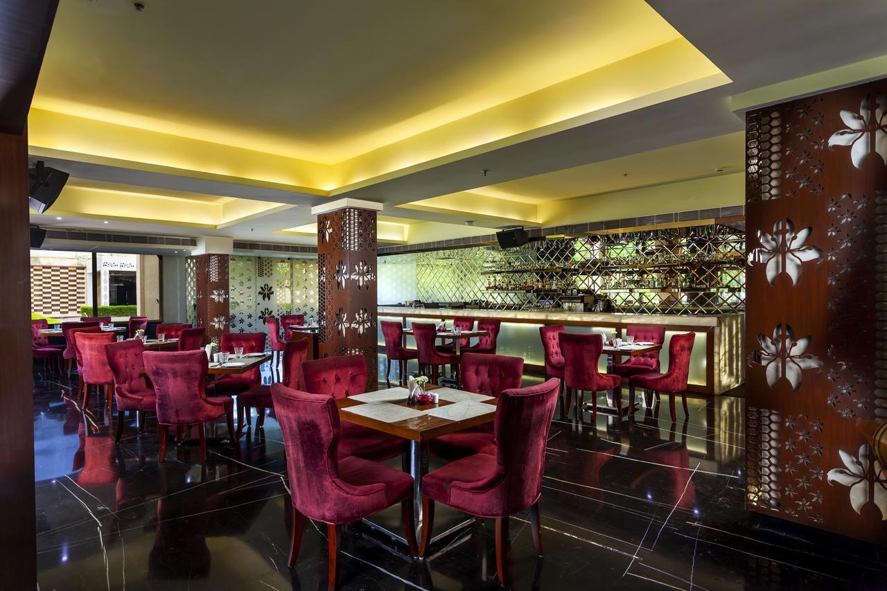 Atrio By Devam Hotel Gurgaon Bagian luar foto