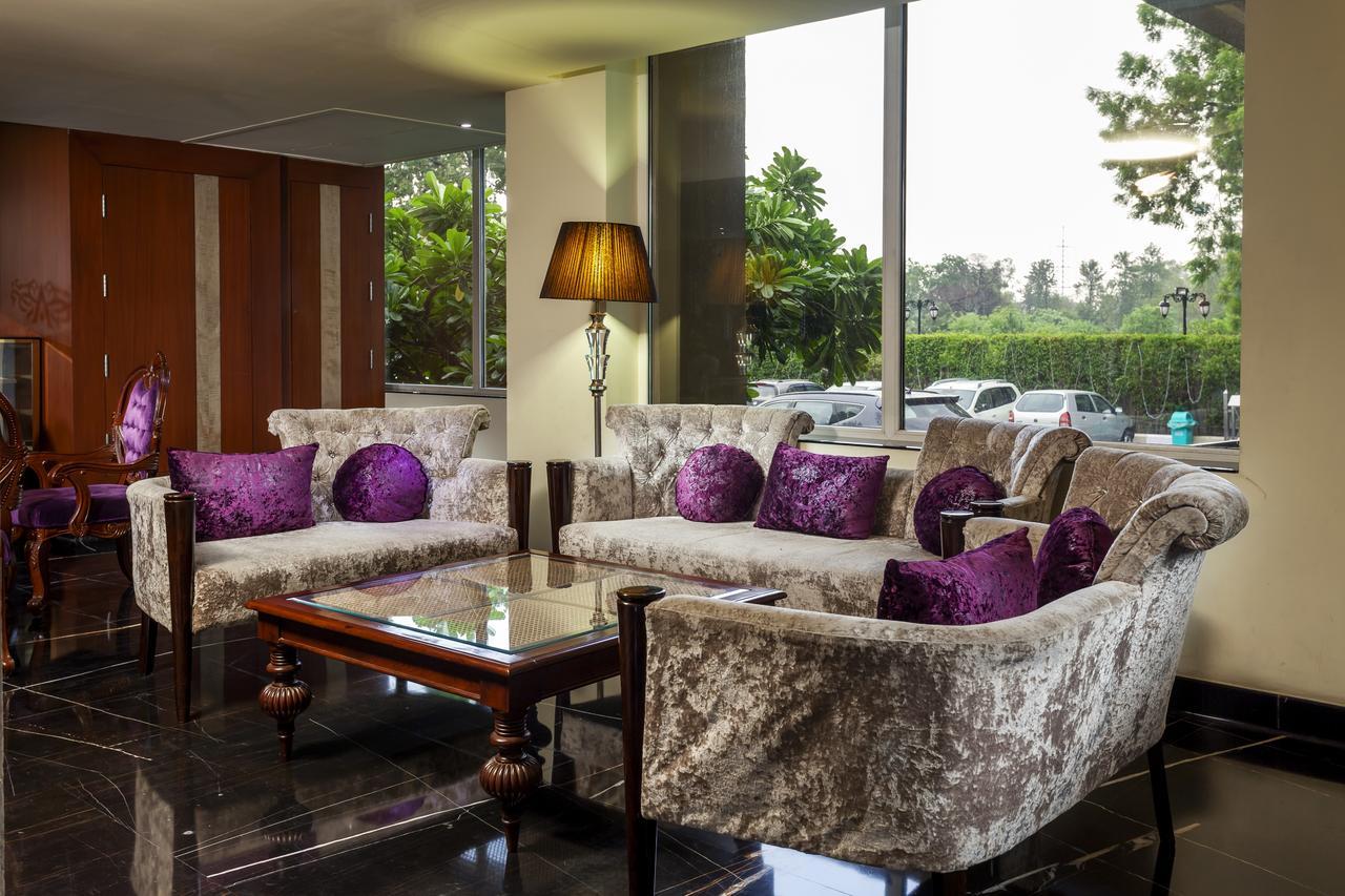 Atrio By Devam Hotel Gurgaon Bagian luar foto