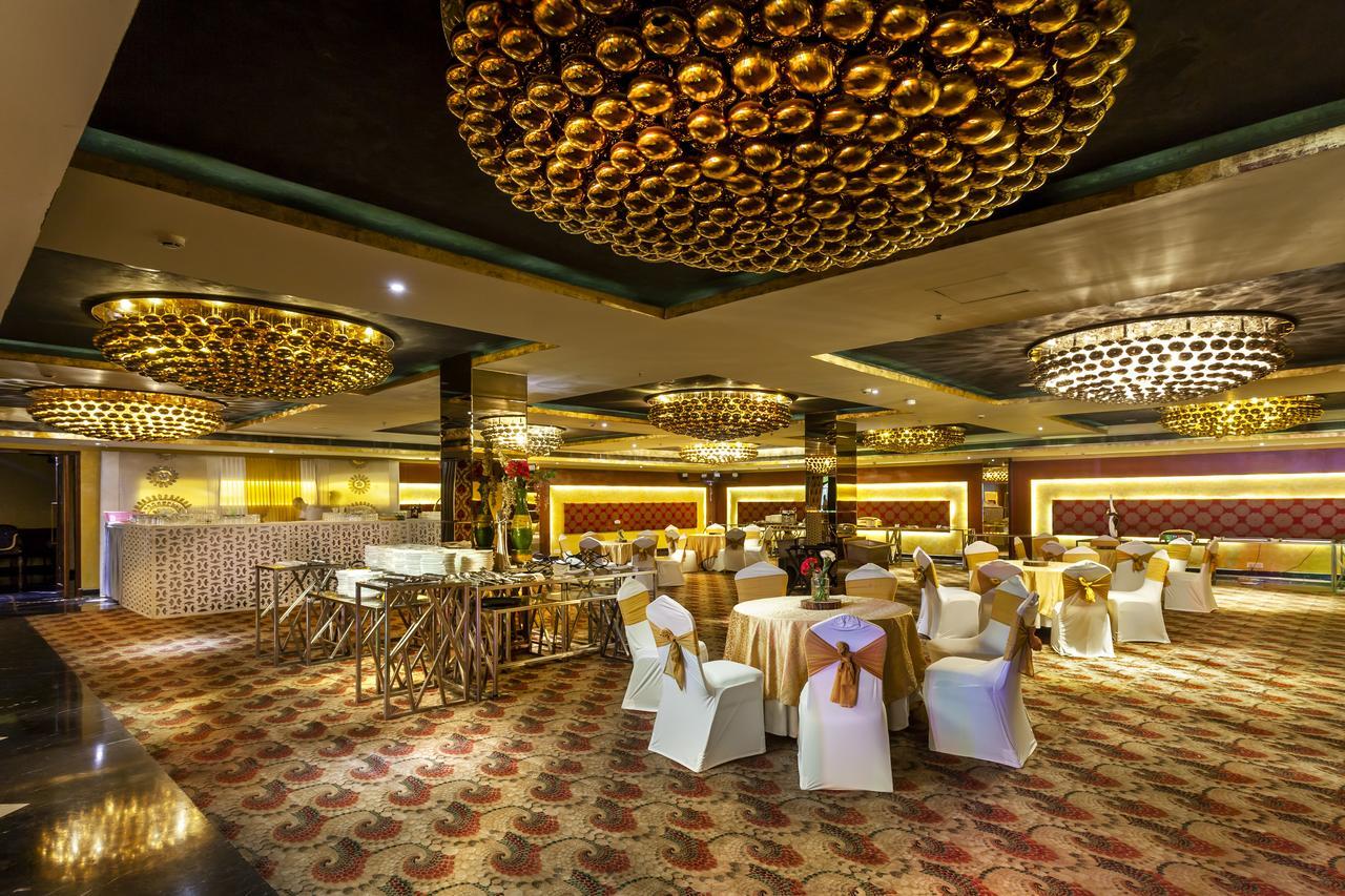 Atrio By Devam Hotel Gurgaon Bagian luar foto