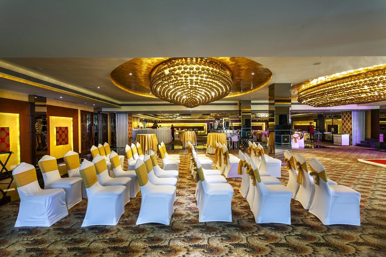 Atrio By Devam Hotel Gurgaon Bagian luar foto