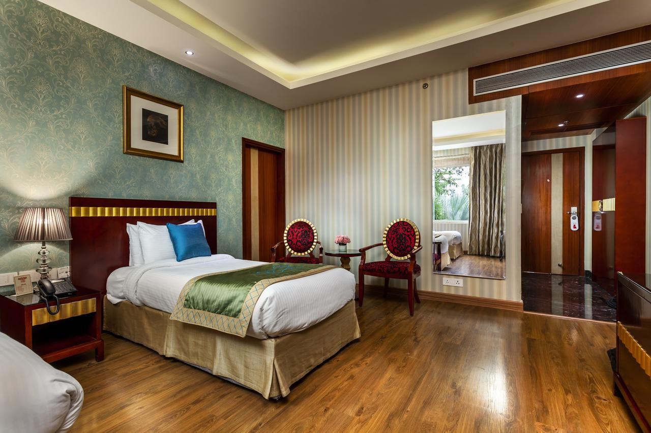 Atrio By Devam Hotel Gurgaon Bagian luar foto